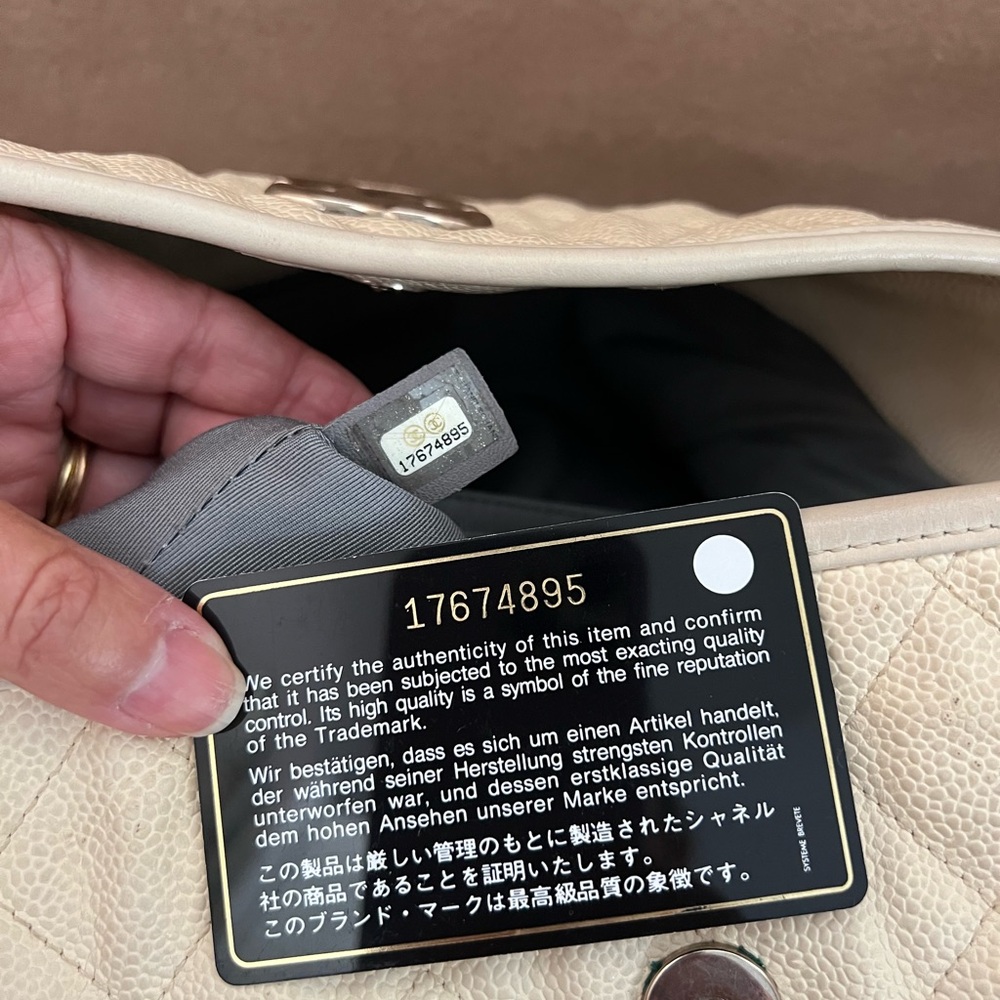 Chanel off-white French Riviera Hobo. Caviar leather. - Picture 5 of 13